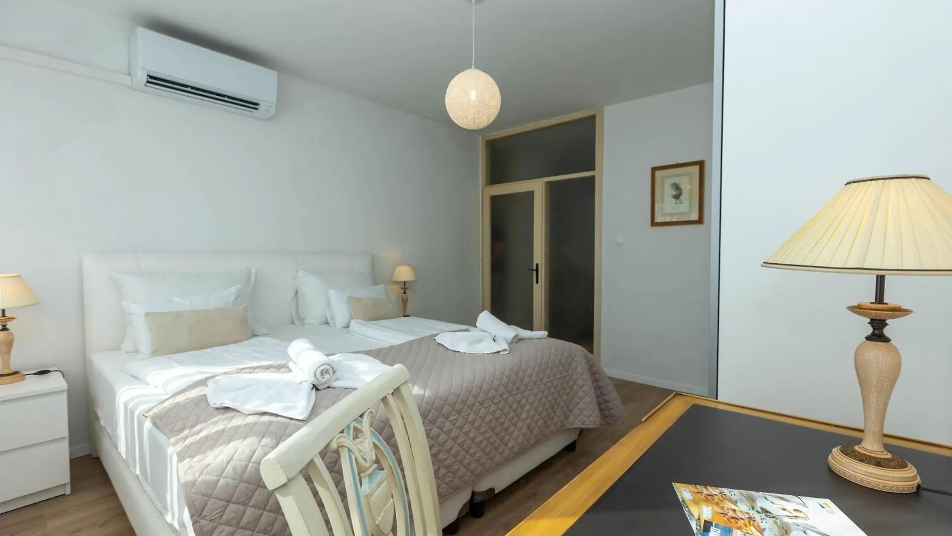 Mirna One Bedroom Apartment Near Old Town Zadar