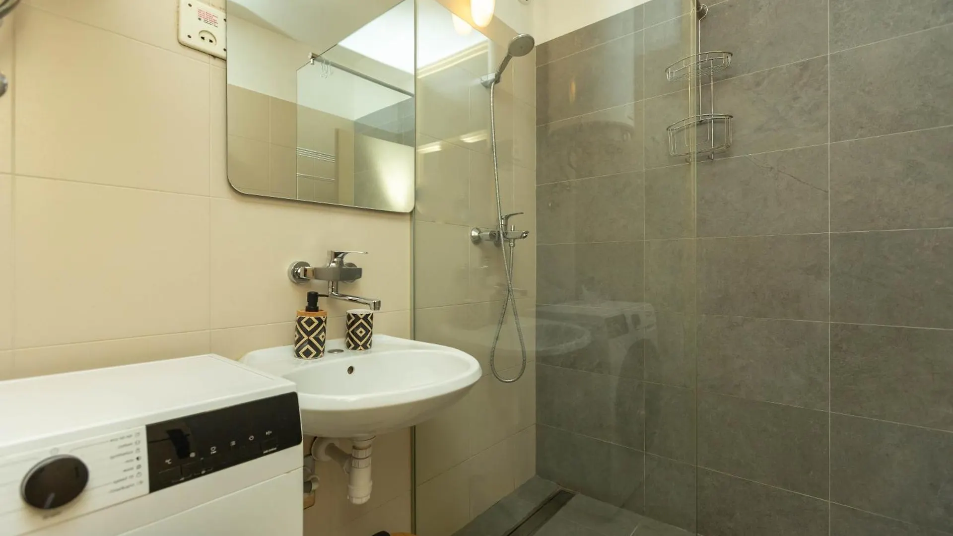 Mirna One Bedroom Apartment Near Old Town Zadar